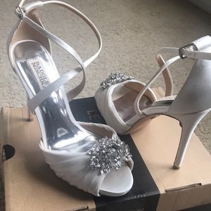 New- Badgley Mischeka- ivory Satin Rhinestone